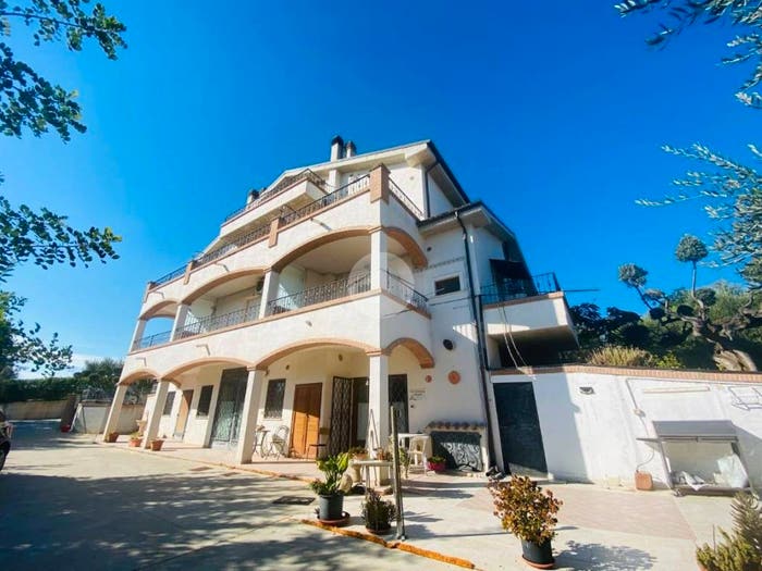 Casa con 6 locali in vendita in Via Tavolato, Città Sant'Angelo