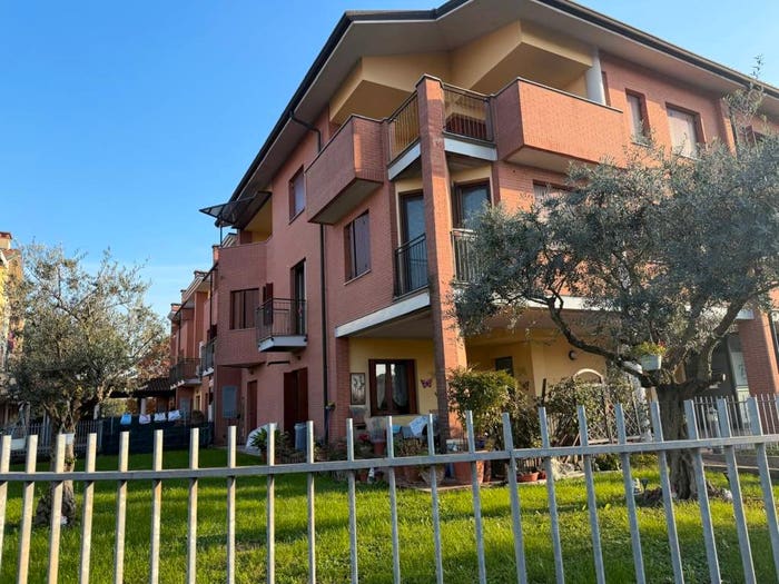 Appartamento trilocale in vendita in Via degli Ulivi, Antegnate
