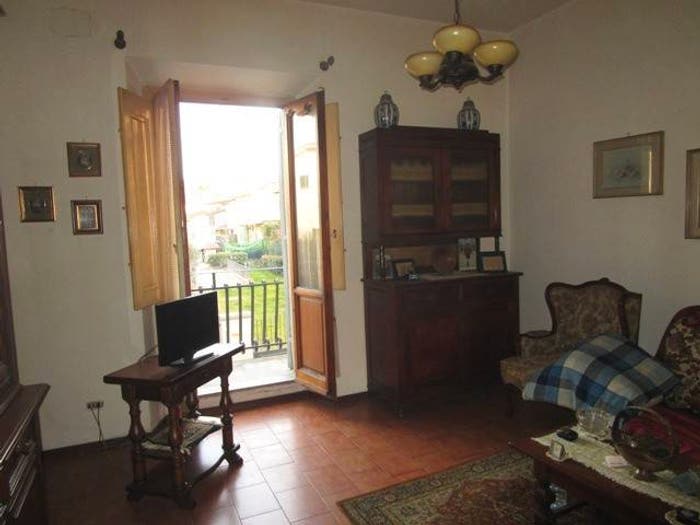 Appartamento con 6 locali in vendita in Levane, Montevarchi