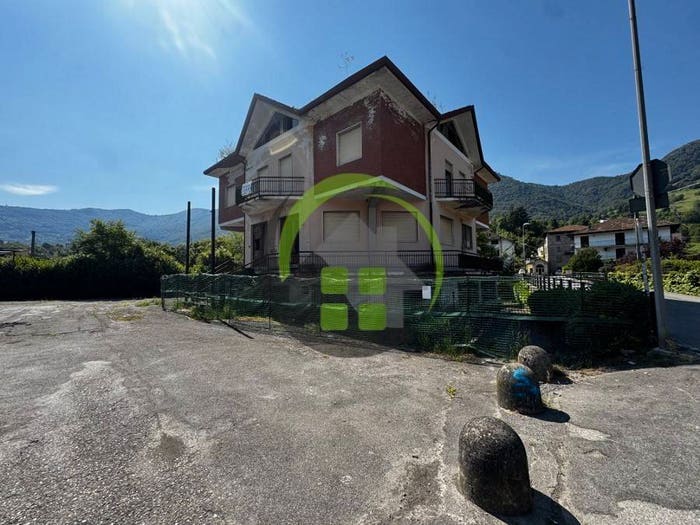 Casa con 6 locali in vendita in Abbazia, Albino