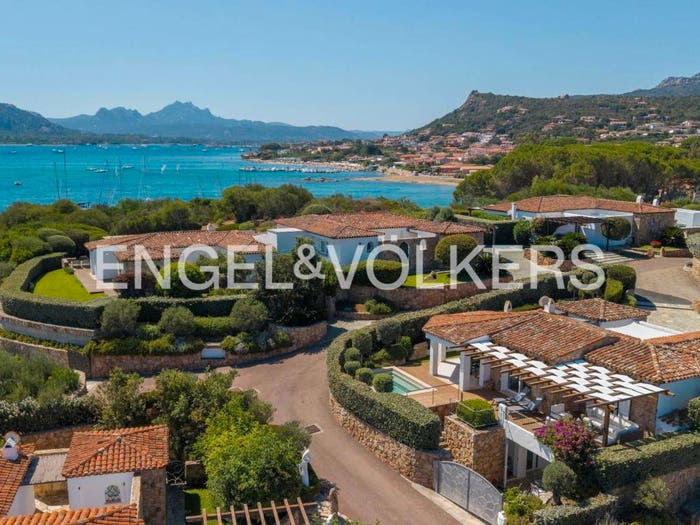Casa con 6 locali in vendita in Cannigione, Arzachena
