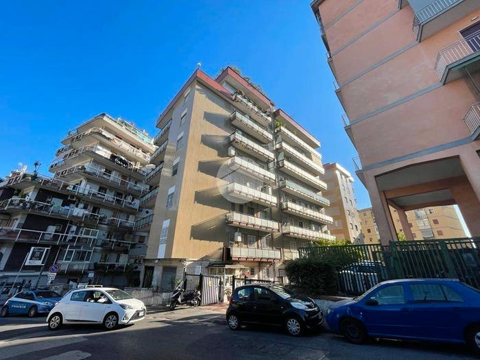 Appartamento quadrilocale in vendita in Via San Giacomo dei Capri, Arenella, Napoli
