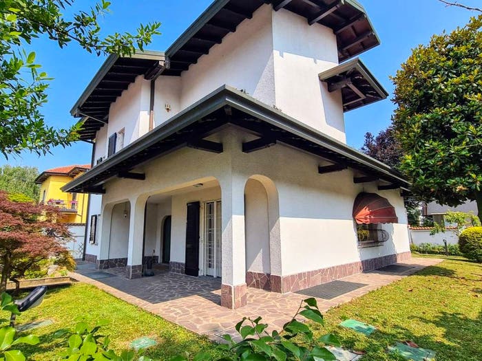 Casa con 6 locali in vendita in Via Borsano, Castellanza