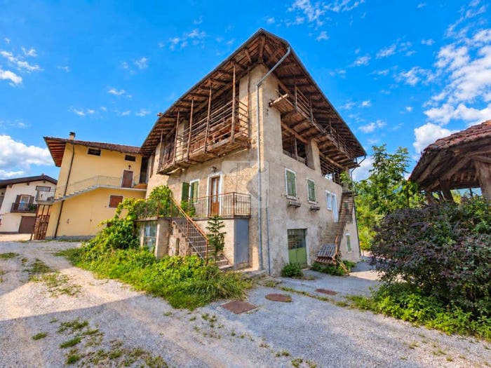 Casa con 6 locali in vendita in Località Cares, Cares, Comano Terme