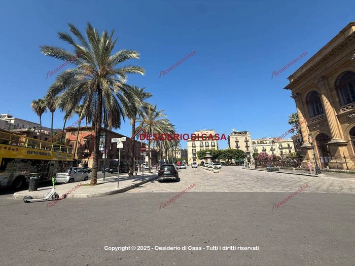 Appartamento con 6 locali in vendita in Piazza Casa Professa, Cassaro, Palermo