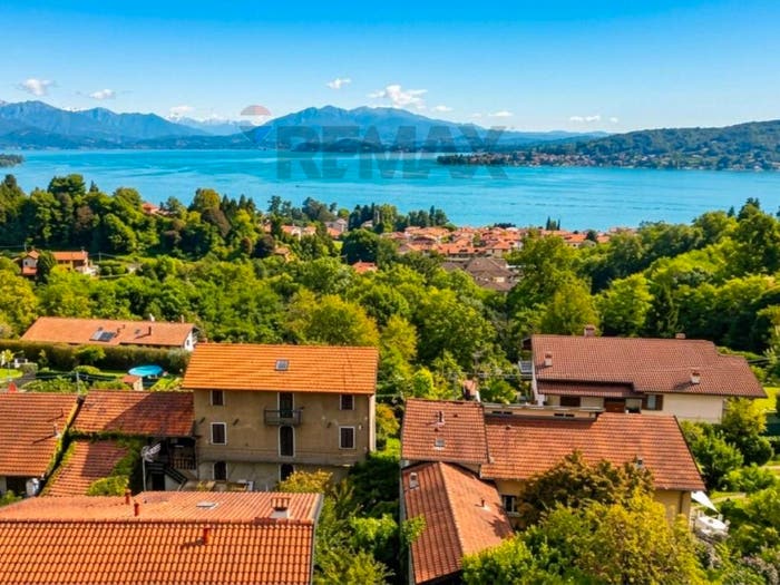 Casa con 6 locali in vendita in Via per Ghevio, Centro, Meina