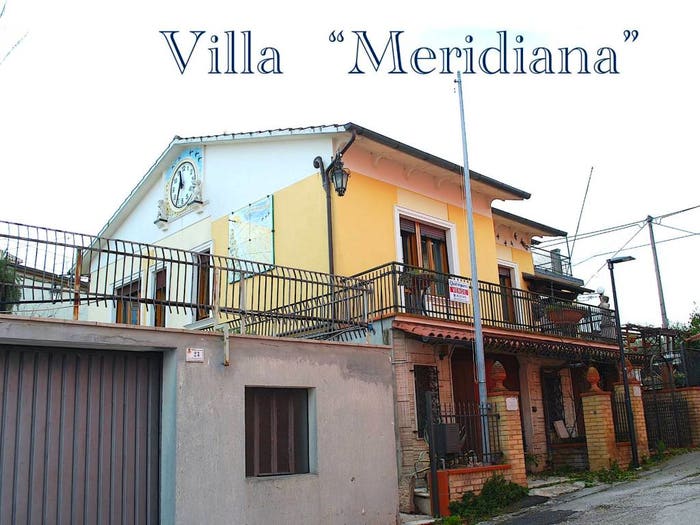 Casa con 6 locali in vendita in Via Don Luigi Sturzo, Centro, Petriolo