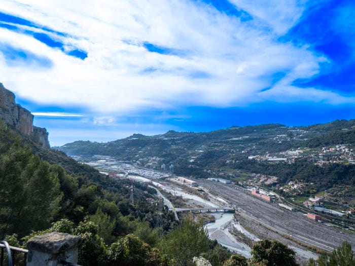 Appartamento trilocale in vendita in Camporosso