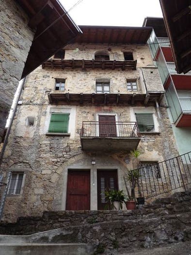 Casa con 6 locali in vendita in Via Cavalier Antonio Dentella, Centro, Bracca