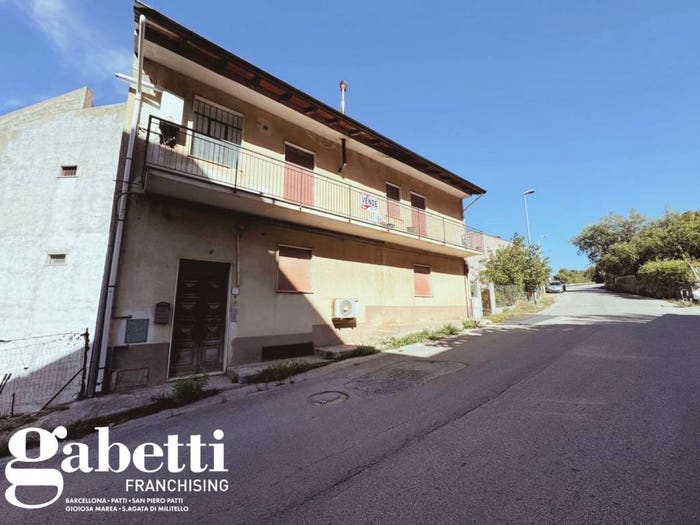 Casa con 6 locali in vendita in VIA ALDO MORO, Galati Mamertino