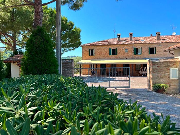 Casa con 6 locali in vendita in Via Sant'Andrea in Villis, Fenile Carignano, Fano