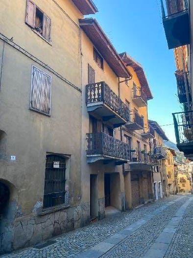 Casa con 6 locali in vendita in Via Vittorio Emanuele Ii, Centro, Chiomonte