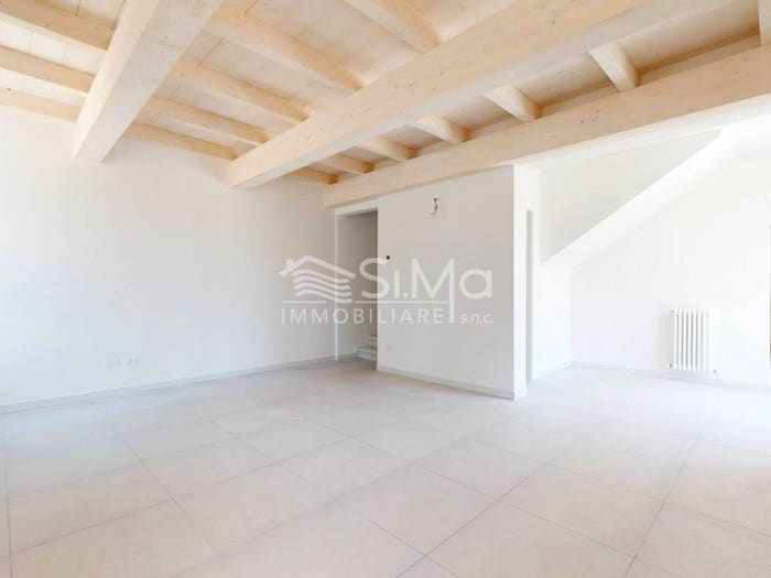 Casa quadrilocale in vendita in Frazioni Nord, Cento
