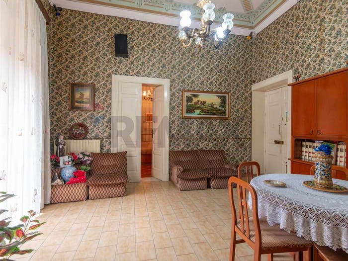 Appartamento trilocale in vendita in via Luigi sturzo, Centro, Caltagirone
