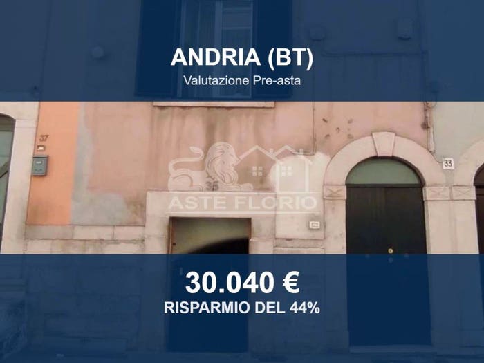 Appartamento bilocale in vendita in Via Sant'Angelo, Centro Storico Santa Maria Vetere, Andria