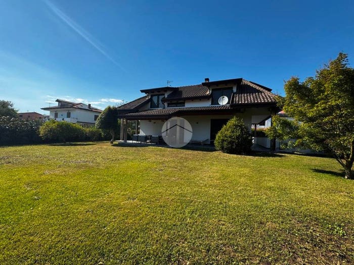 Casa quadrilocale in vendita in Via Vicinale i Gelsi, Varcaturo, Giugliano in Campania