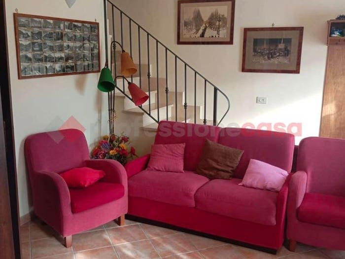 Casa trilocale in vendita in Via Fabrizio De Britiis, Centro, Rocca di Botte