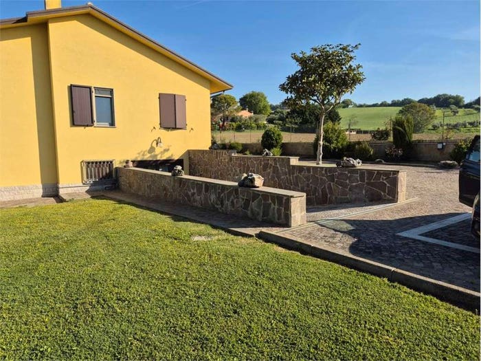 Casa con 6 locali in vendita in Varano, Ancona