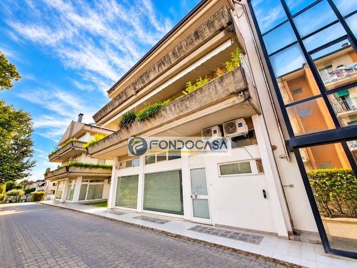 Appartamento con 6 locali in vendita in Via Giuseppe Vecchio, Rinchiostra Quercioli, Massa