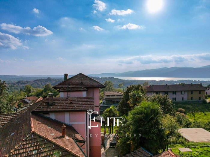Appartamento trilocale in vendita in Via Trento, Centro, Besozzo