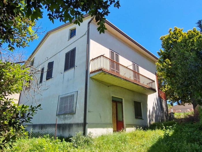 Casa con 5 locali in vendita in Via Tiberina, Centro, Deruta