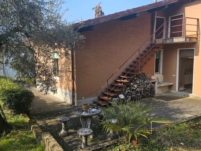 Casa quadrilocale in vendita in Sale Marasino via pozzacher, Centro, Sale Marasino
