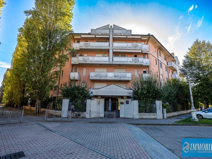 Casa quadrilocale in vendita in Via Olof Palme, Centro, Arluno