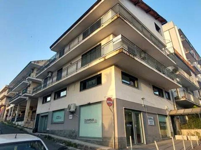 Casa in vendita in Via Umbria, Paternò