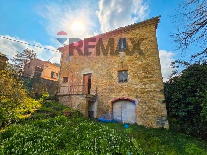 Casa con 6 locali in vendita in Via Antonio Gramsci, Centro, Castelplanio