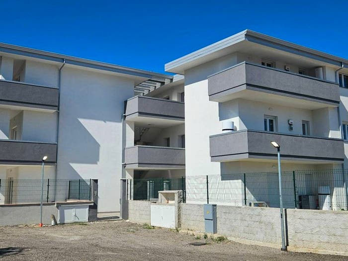 Appartamento trilocale in vendita in Via della Repubblica, Montepaone Lido, Montepaone