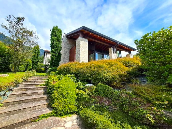 Casa con 6 locali in vendita in Borso del Grappa
