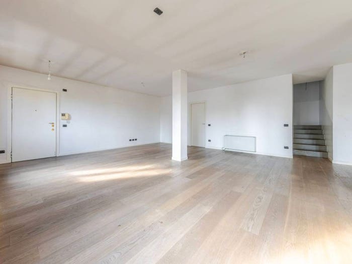 Appartamento con 6 locali in vendita in Piazzale dello Sport, San Siro, Milano