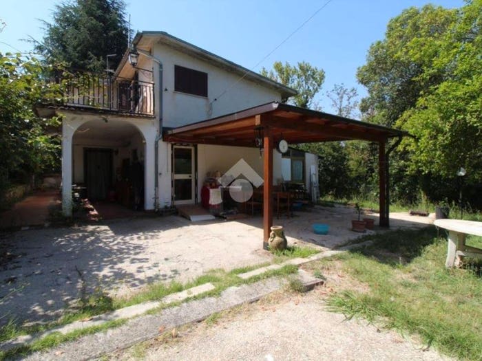 Casa quadrilocale in vendita in VIA DI MEZZO, Poggio Nativo