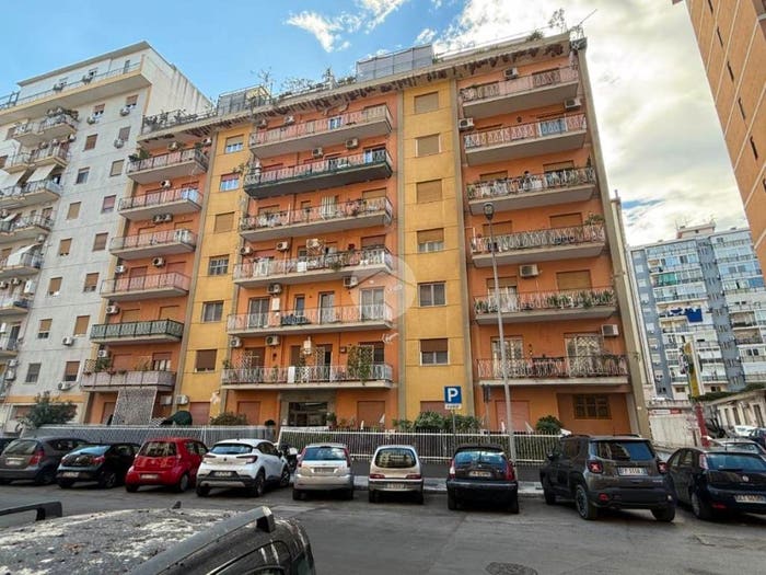 Appartamento quadrilocale in vendita in Via Ruggero Marturano, Montepellegrino, Palermo