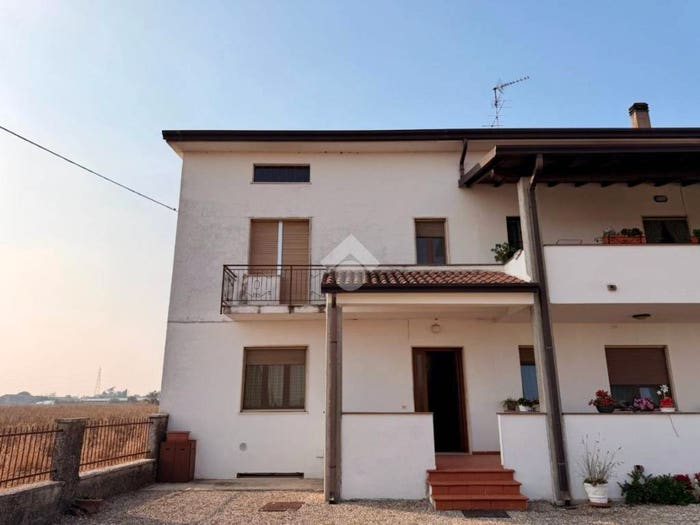 Casa quadrilocale in vendita in Via casa barba, Valeggio sul Mincio