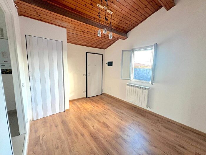 Appartamento bilocale in vendita in Via Camillo Benso di Cavour, Centro Storico San Francesco, Prato