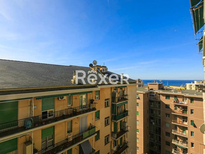 Appartamento quadrilocale in vendita in Via Manfredo Fanti, Sampierdarena, Genova