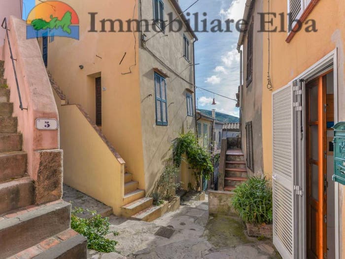 Appartamento trilocale in vendita in Vicolo Nazario Sauro, Centro, Capoliveri