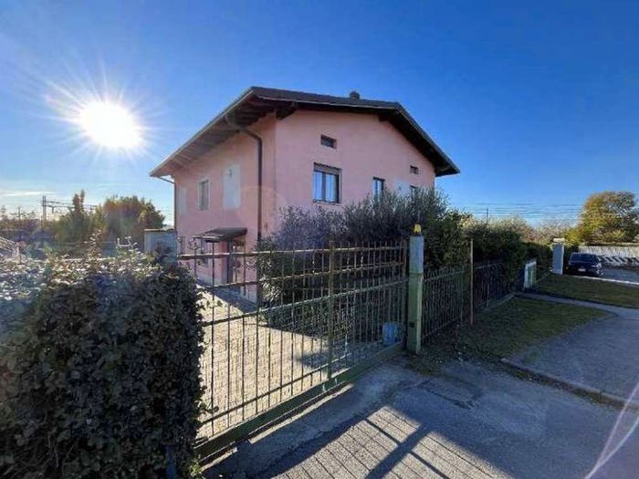 Appartamento trilocale in vendita in Via n tirale, Lonato, Lonato del Garda