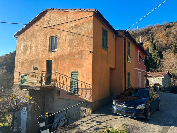 Casa con 5 locali in vendita in Castiglione Chiavarese