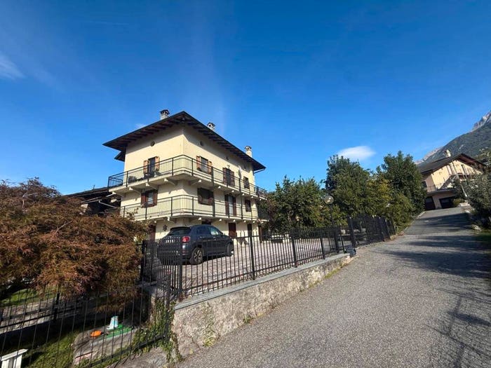 Appartamento quadrilocale in vendita in Frazione Plattaz, Centro, Gressan