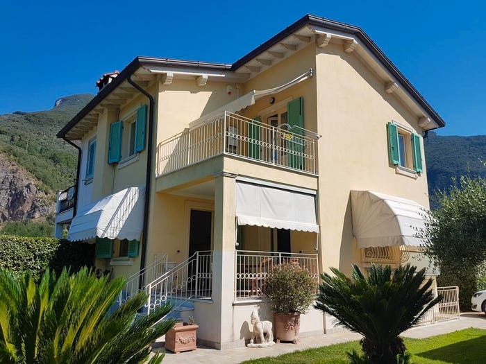 Casa con 6 locali in vendita in Camaiore Paese, Camaiore