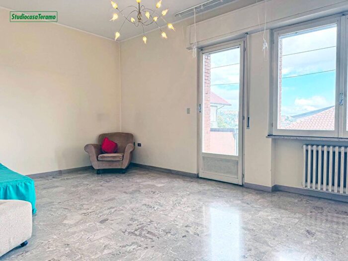 Appartamento trilocale in vendita in Via San Pio X, Centro, Teramo