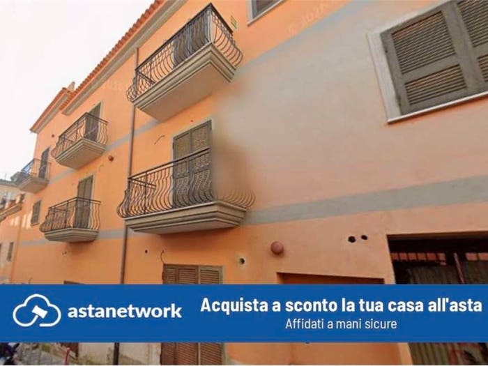 Casa con 6 locali in vendita in Salita Capodimonte, Sanità, Napoli