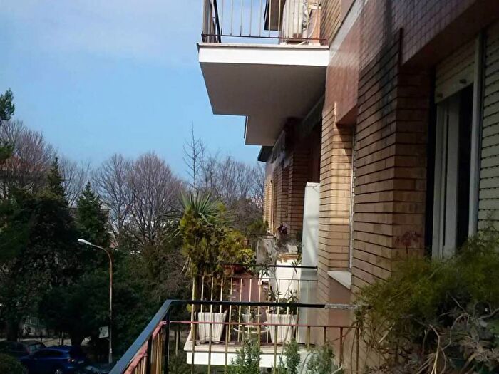 Appartamento con 5 locali in vendita in Via Bezzecca, Borgo Rodi, Ancona