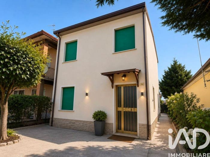 Casa con 6 locali in vendita in Localit  TENUTA RANDOLA, Ariano Ferrarese, Mesola