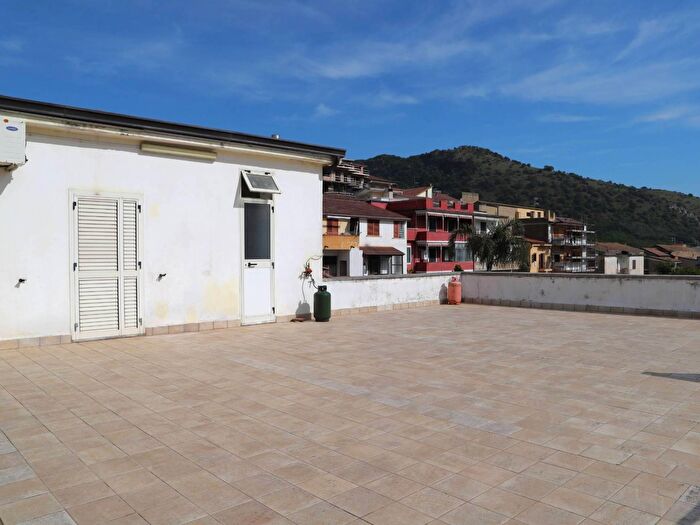 Appartamento trilocale in vendita in Via Cusano Nuzzi, Valle Di Maddaloni