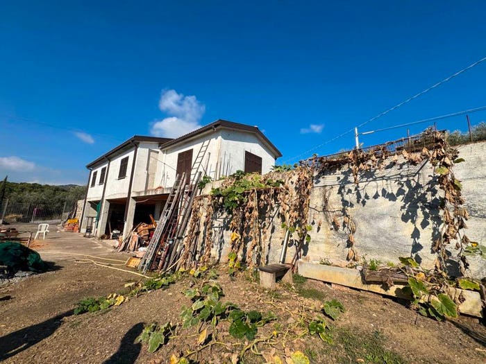 Casa quadrilocale in vendita in Strada Ciosa, Caramagna, Imperia