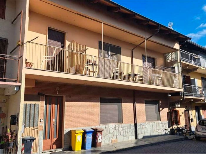 Casa con 6 locali in vendita in Via Losa, Robassomero