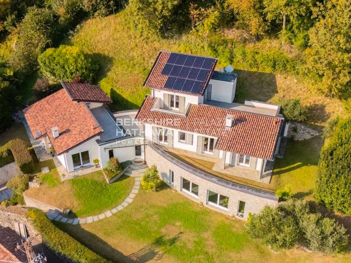 Casa con 6 locali in vendita in Piazza santo stefano, Cernobbio